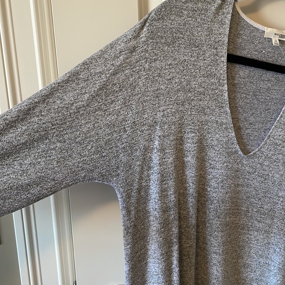 Aritzia Wilfred Free Light Sweater - Picture 3 of 5